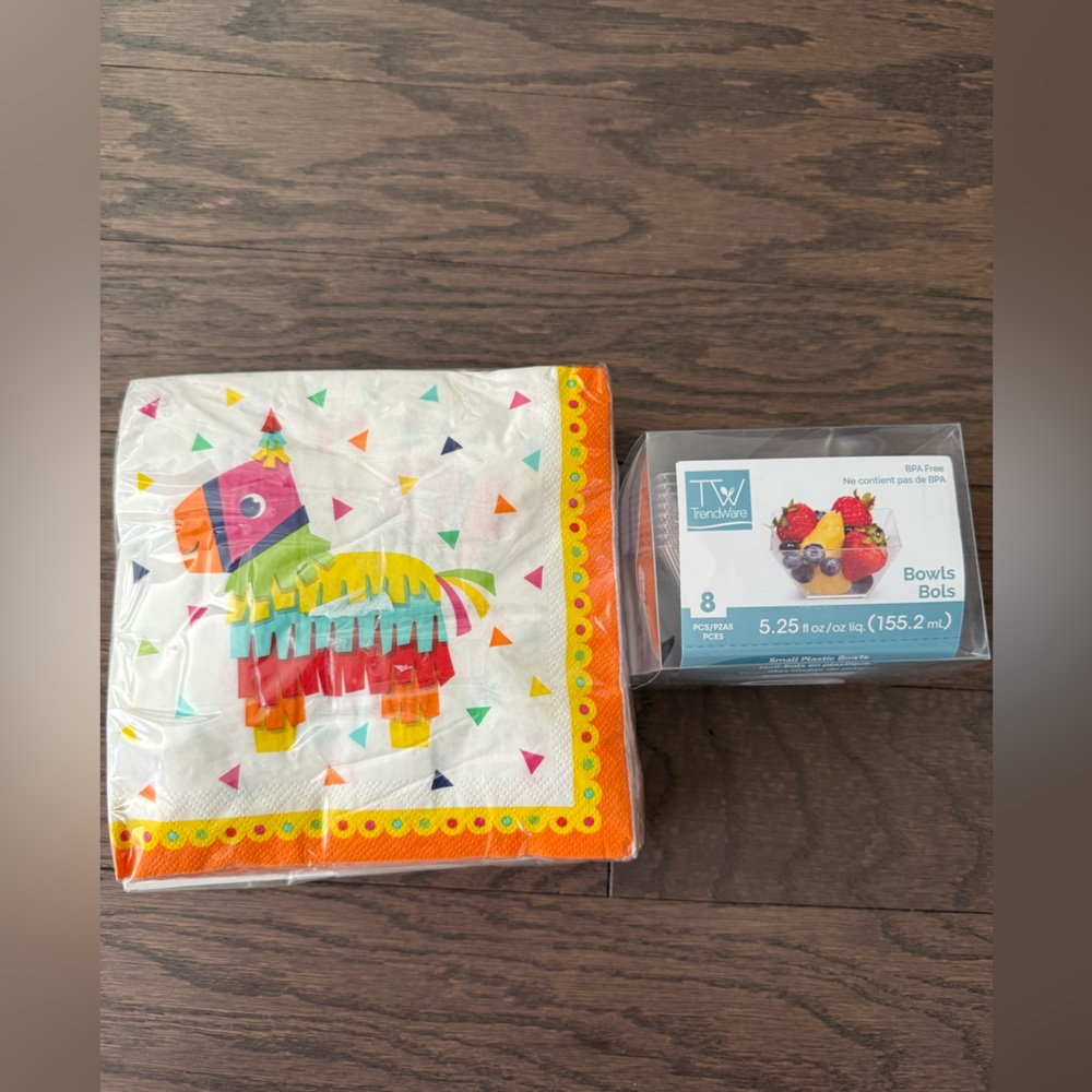Unique Party Mexican Fiesta Disposable Napkins (3 Packs of 16) & 8 bowls